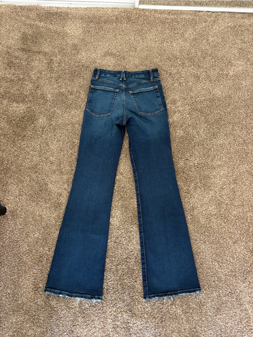 Good American Dark Wash Flared Jeans - Picture 4 of 4